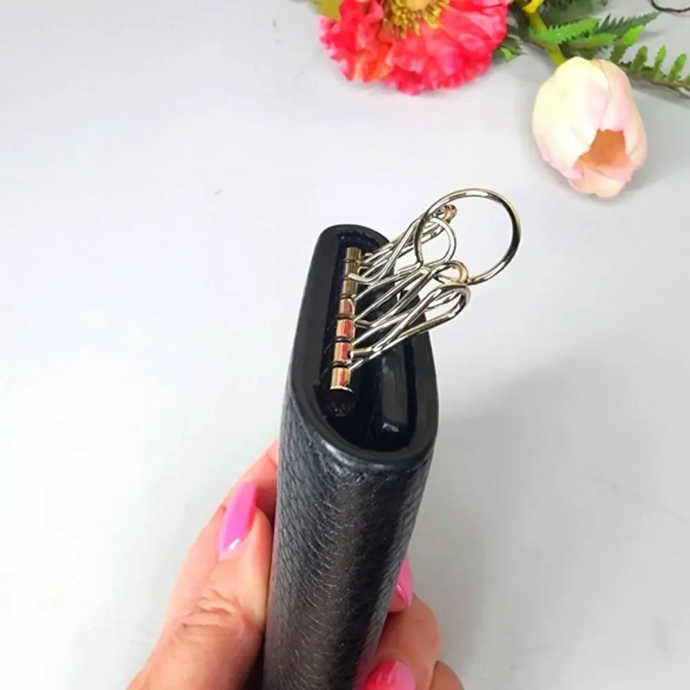 Gucci Black Pebbled Leather Silver Six Key Holder EUC